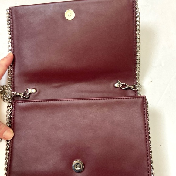 NWT Chelsea28 Burgundy Stem Clutch Crossbody - Picture 6 of 15